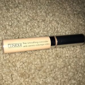 Clinique Line Smoothing Concealer